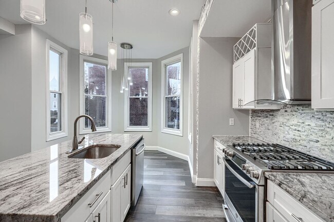 Building Photo - 4012 Fernhill Ave