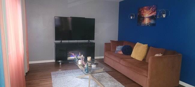 Building Photo - 1726 Eddystone Ave