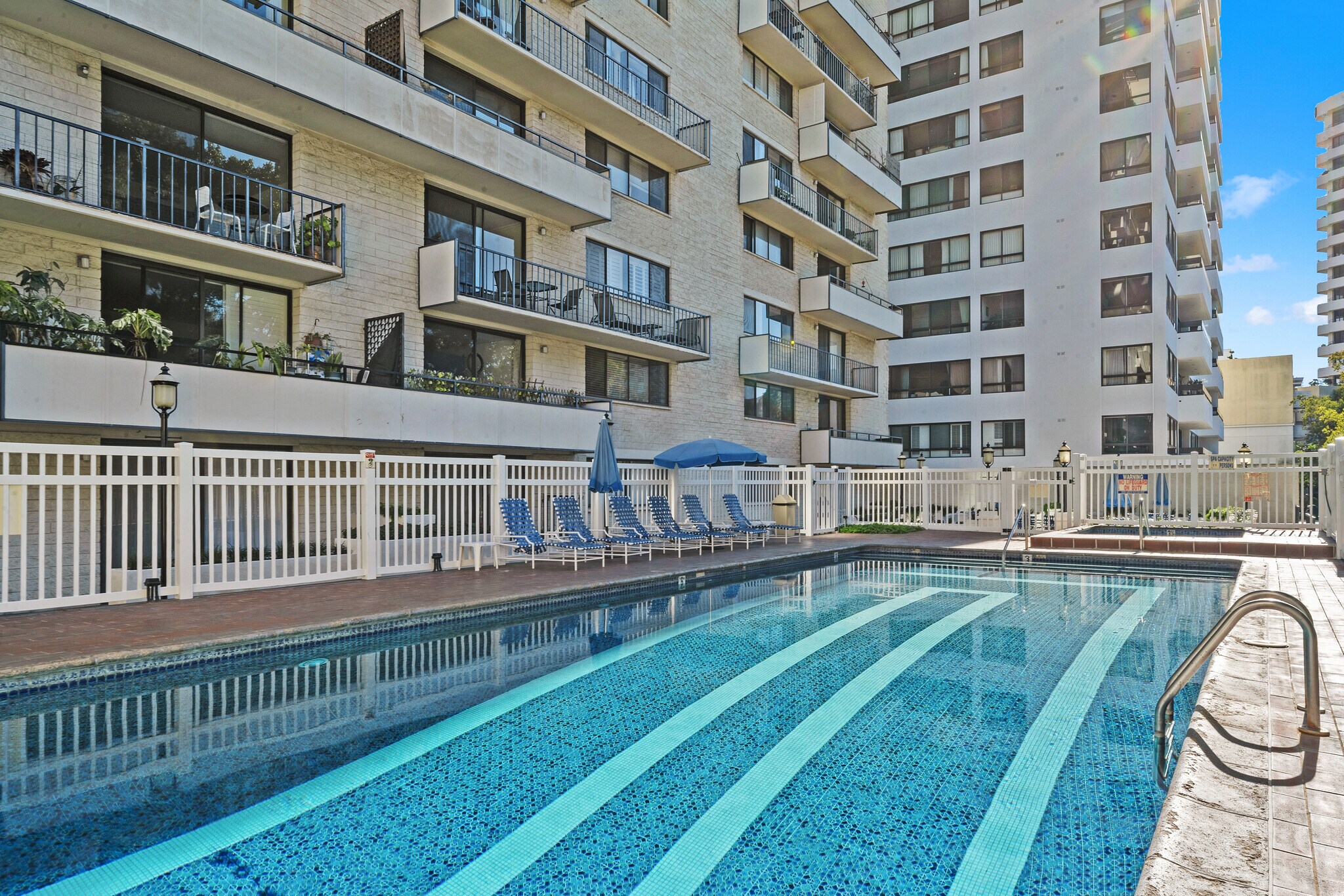 Building Photo - 10535 Wilshire Blvd