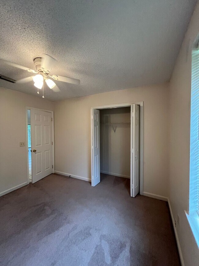 Building Photo - 441 AdmiralsWalk Dr