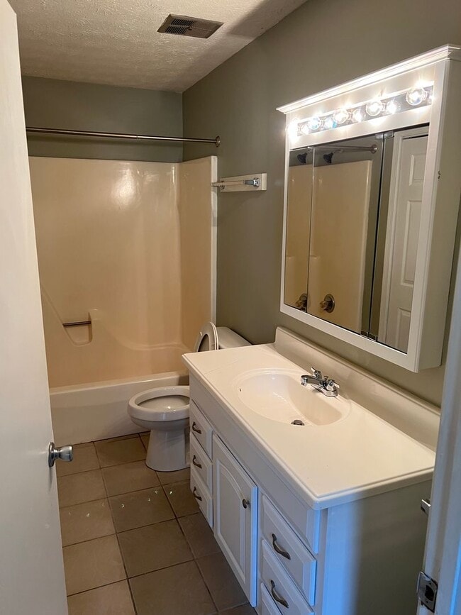 Building Photo - 1755-1757 Cedar Shoals Dr