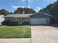 Building Photo - 254 Oakwood Ln