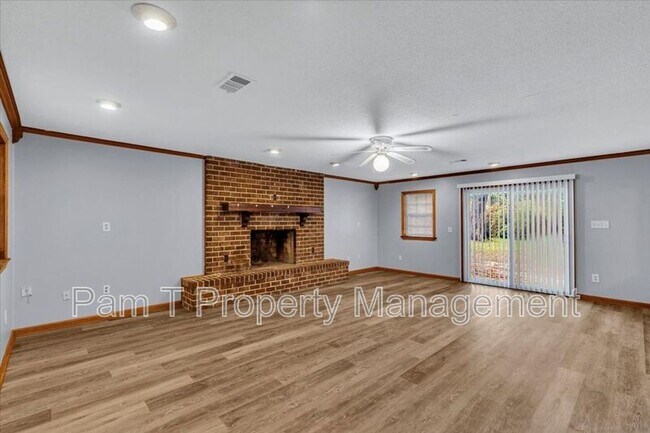 Building Photo - 15 Vineyard Dr