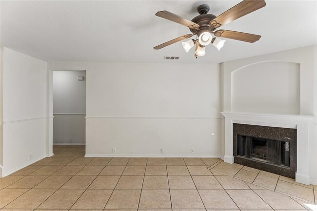 Building Photo - 2372 Paradise Ridge Dr