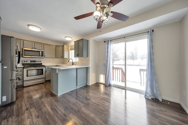 Building Photo - 5763 Ophelia Ln