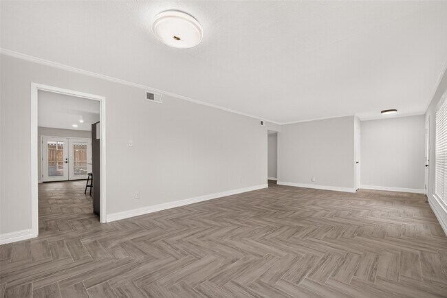 Building Photo - 10383 Briar Forest Dr