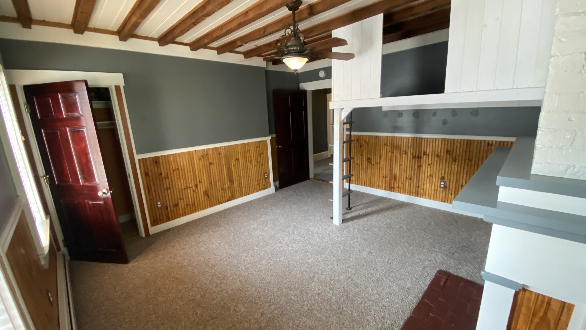 Bedroom w/ Loft - 154 Beach St