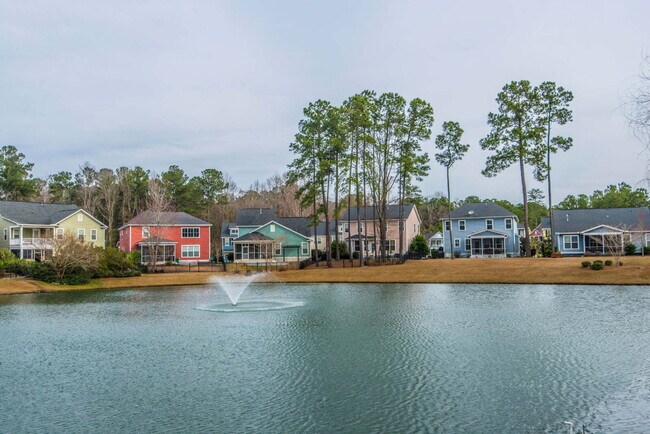 Building Photo - 302 Pond Hill Ct