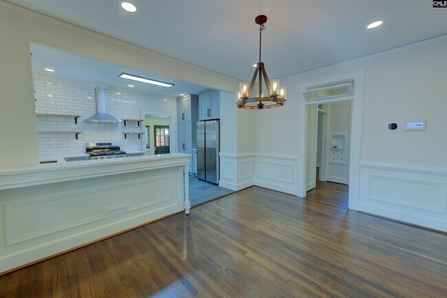 Building Photo - 2405 Sumter St