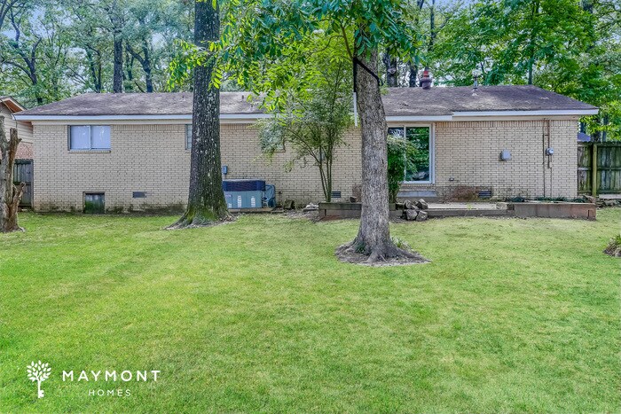 Building Photo - 212 Raintree Dr
