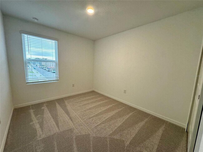 Building Photo - 3037 Canary Ave