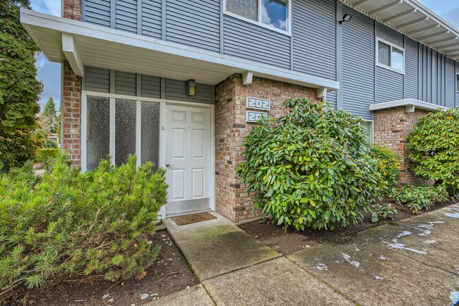 Primary Photo - Fabulous Top Floor End Unit 1 Bed 1 Bath N...