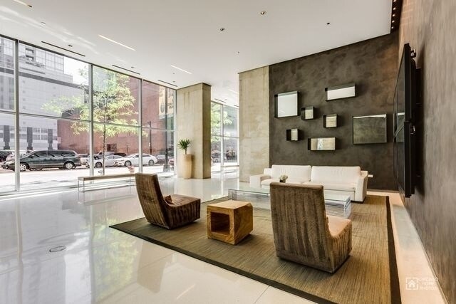 Building Photo - 600 N Fairbanks Ct