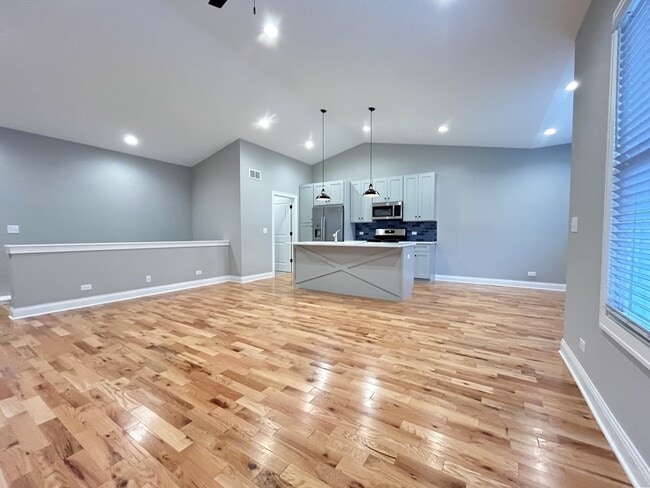Building Photo - 724 Mallard Dr