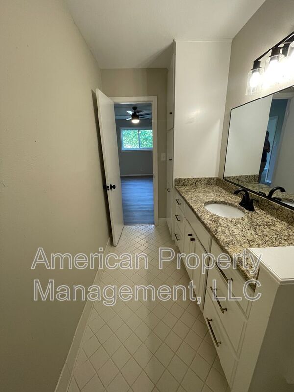 Building Photo - 7526 E 55th Pl