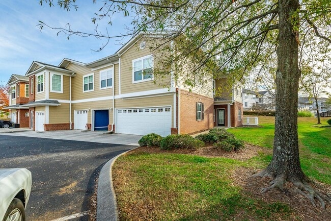 Primary Photo - 6105 Regency Ct