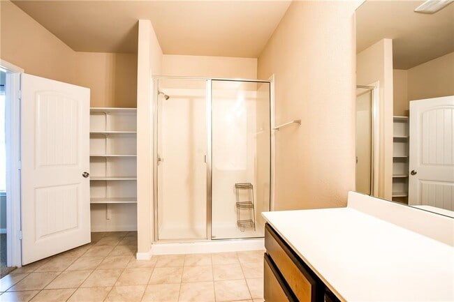 Building Photo - 607 Brashear Ln