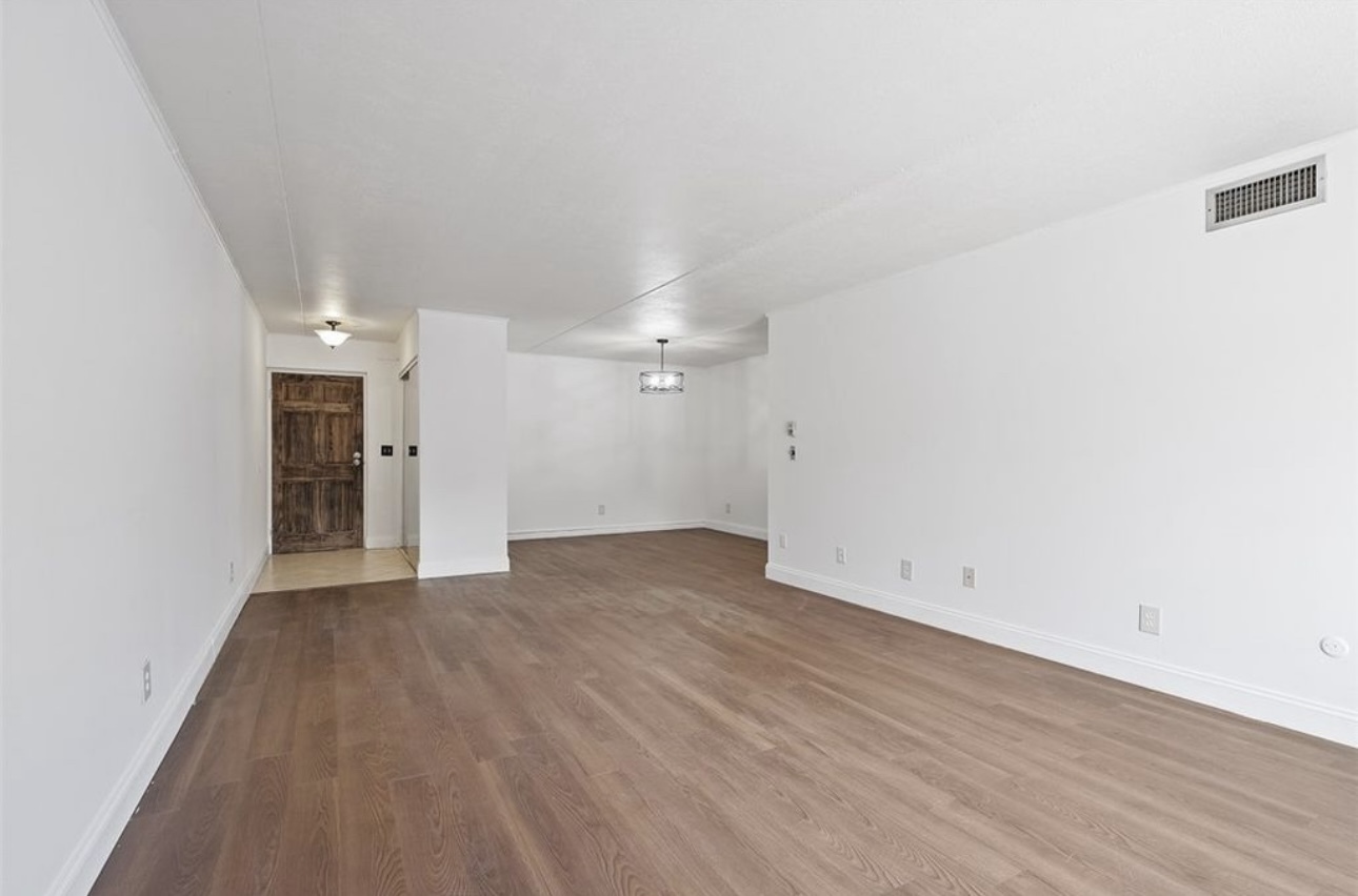 Building Photo - 1232 Forest Green Dr