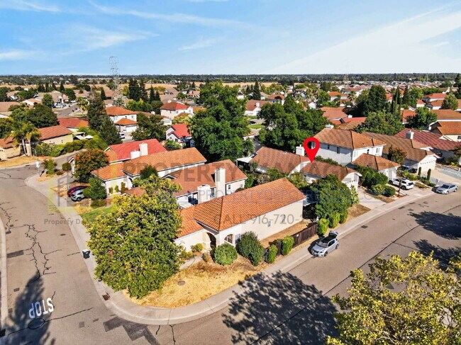 Building Photo - Charming 3-Bedroom Home with 2 Baths