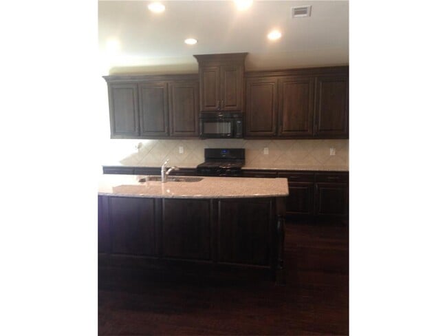 Building Photo - 504 Peterhouse Dr