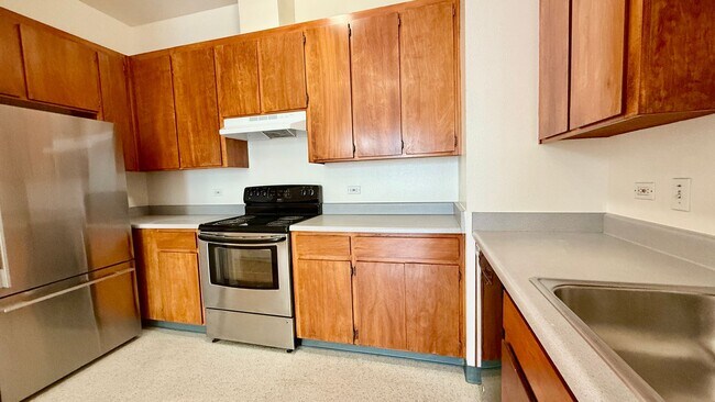 Building Photo - Urban Oasis on Valencia St – 2BR/1BA with ...