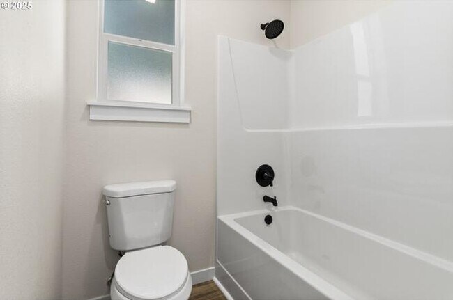 Building Photo - 85152 Winding Way
