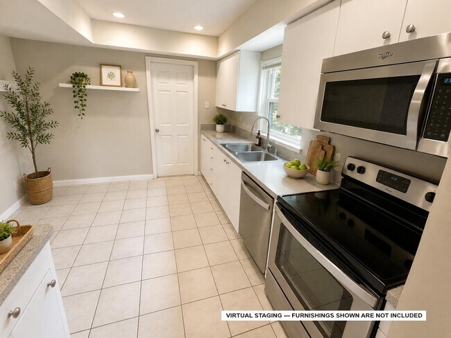 Building Photo - 6528 Country Wood Way