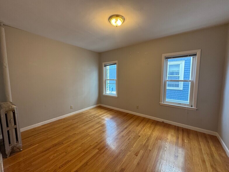 Building Photo - 23 Tufts St