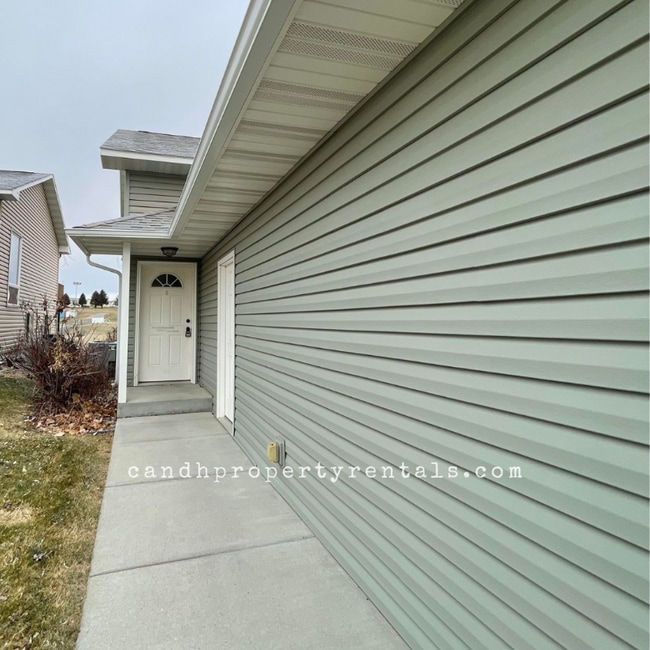 Building Photo - 1053 Picador Way