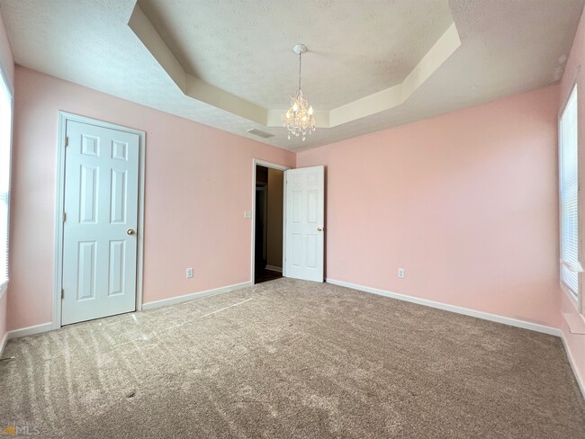 Building Photo - 7235 Coral Lake Dr
