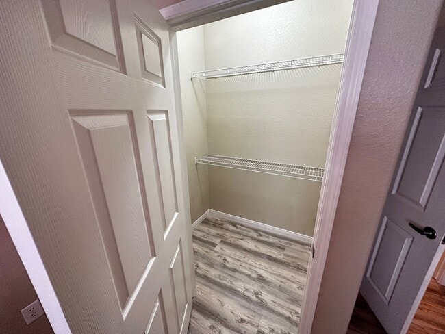 Building Photo - Fully Furnished 2 Bedroom 1 Story Condo