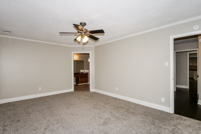 Building Photo - 8139 Creek Way Cove