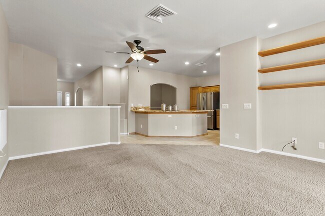 Building Photo - 778 Fairway Dr