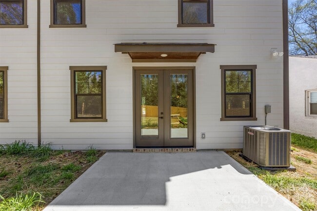 Building Photo - 1329 Condon St