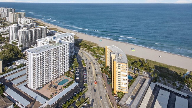 Building Photo - 405 N Ocean Blvd
