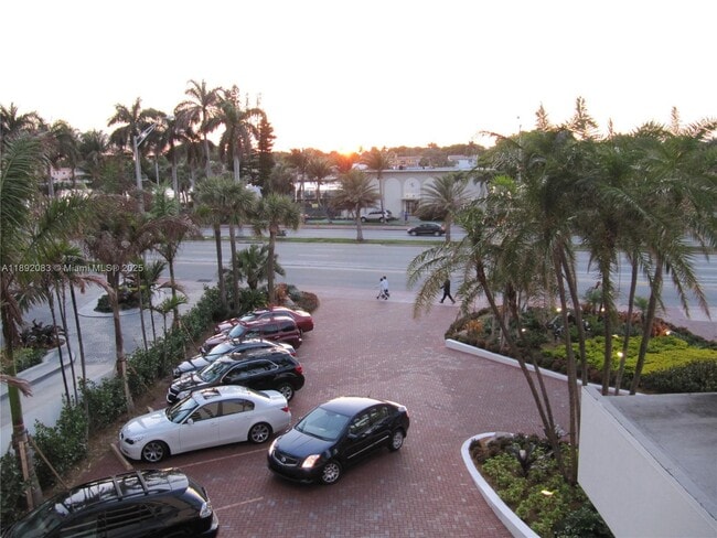 Building Photo - 5415 Collins Ave