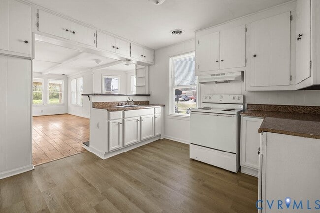 Building Photo - 107 S 9th Ave