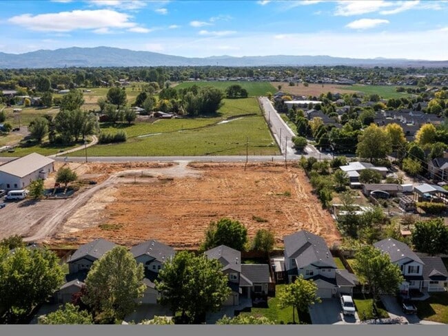 Building Photo - 3 Bedroom 2.5 Bathroom Home in Southwest B...