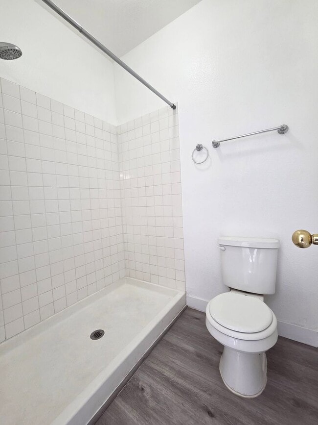 Building Photo - Gated Westpark Townhome | 3 Bed | 3 Bath | 2-Car Garage