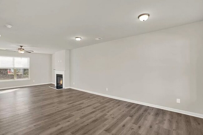Building Photo - 300 Cornwell Way