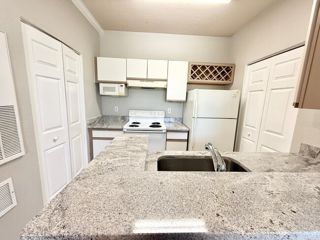Building Photo - 2564 Robert Trent Jones Dr