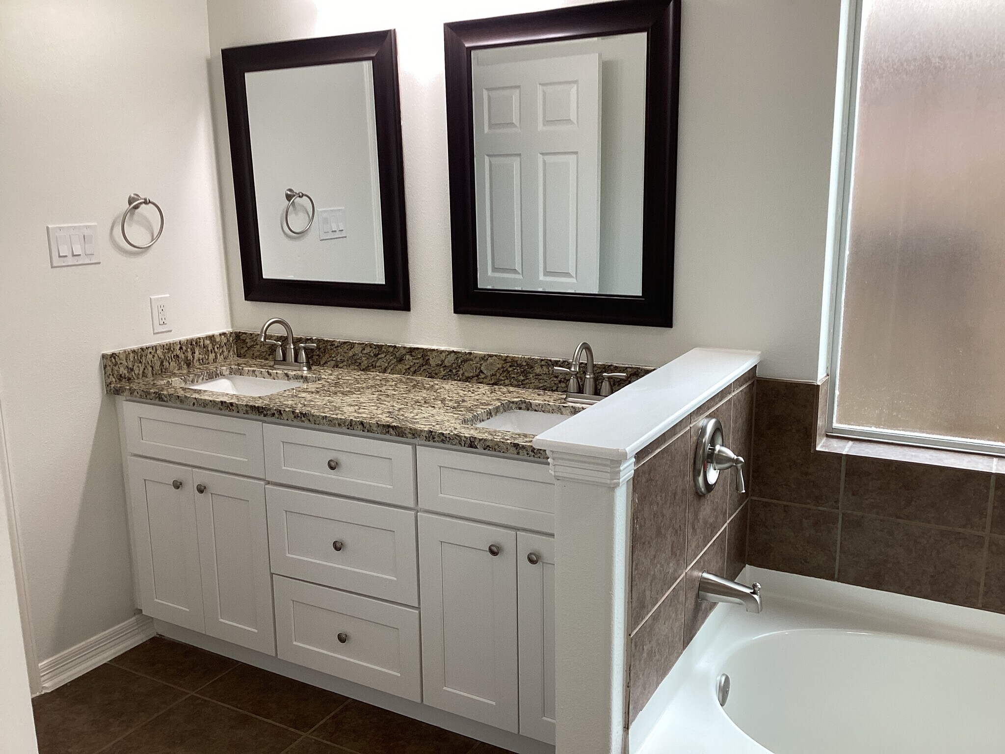 Building Photo - 6434 Tea Tree Dr
