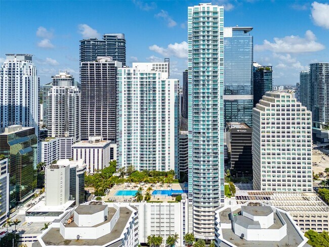 Building Photo - 950 Brickell Bay Dr
