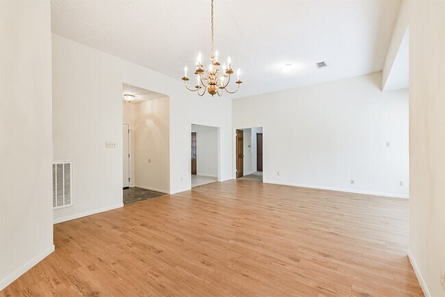 Building Photo - 13626 Cedar Point Dr