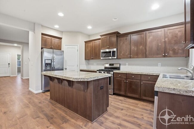 Building Photo - 9019 N Dogwood St