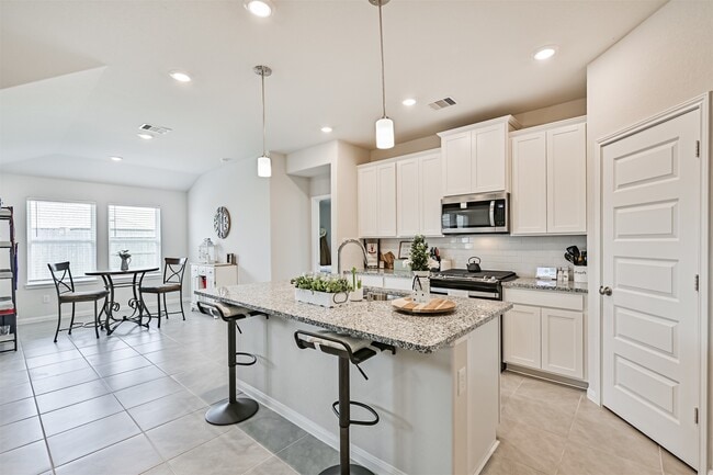 Building Photo - 10409 Deussen Ln