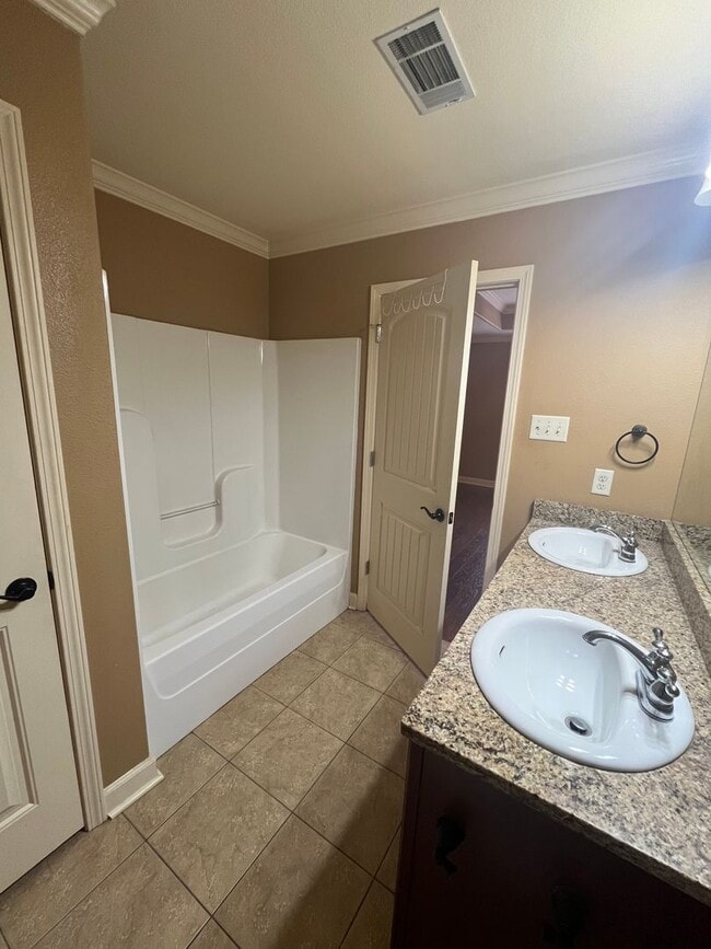 Building Photo - West Little Rock Rental!