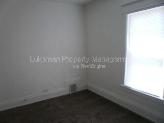 Building Photo - 511 Clinton Ave