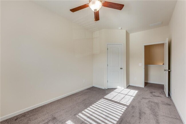 Building Photo - 5317 Burrus Ln