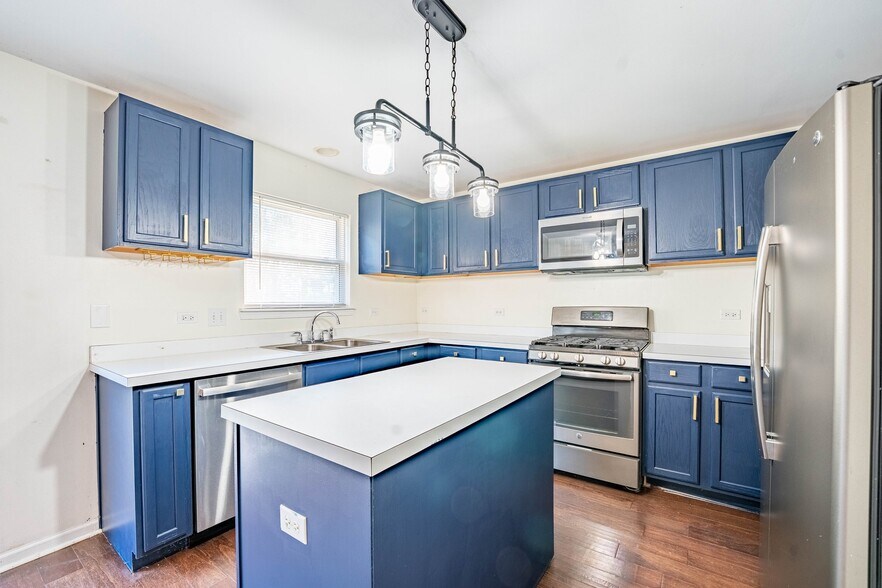 Building Photo - 965 Summerhill Dr